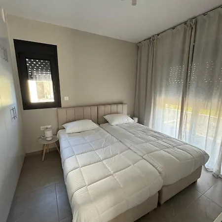 Luxe Benedenwoning Nula شقة *