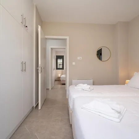 Luxe Benedenwoning Nula 코스 타운