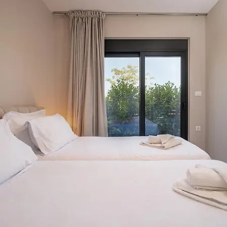 Luxe Benedenwoning Nula * 코스 타운